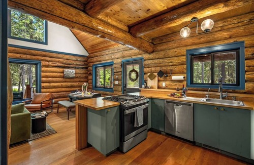 West Glacier Cabin | The West Glacier Cabin- Hot Tub, Firepit, Sauna