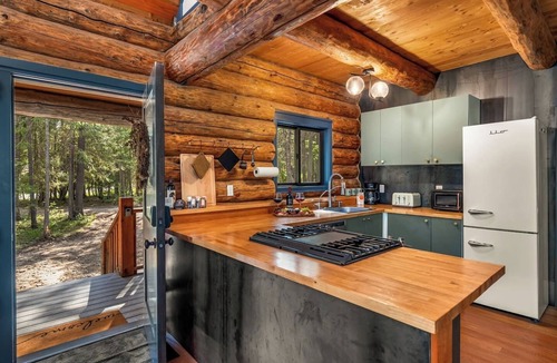 West Glacier Cabin | The West Glacier Cabin- Hot Tub, Firepit, Sauna