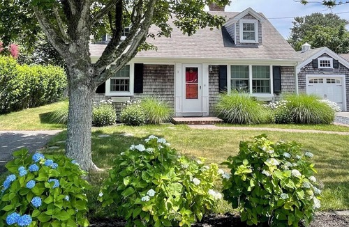 West Dennis House | The Whale's Tail Cottage- A Retreat With Charm and Comfort to Spare! RPAM016