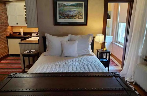 Heart of Missoula Apartment | The Wilma Lookout 7-2 River Views Downtown