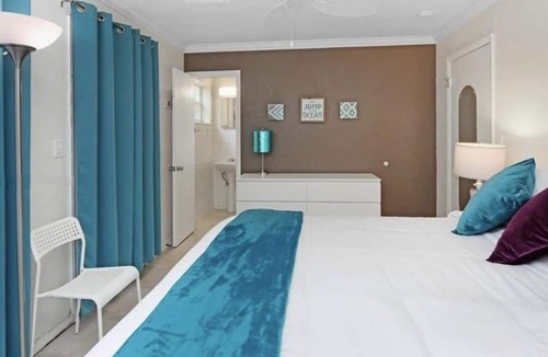 Wilton Manors Hotel | The Wilton Woodsman Men's Clothing Opt
