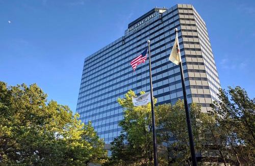 East Rutherford Hotel | The World Of Blue