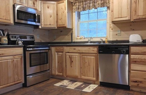 Wells Cabin | The Yogi, Dog Friendly Cabin at Lake Algonquin