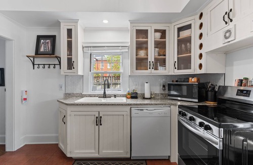 Wilmington Historic District House | Third & Oak Downtown Historic Estate 4-min Walk to Riverwalk VIP .