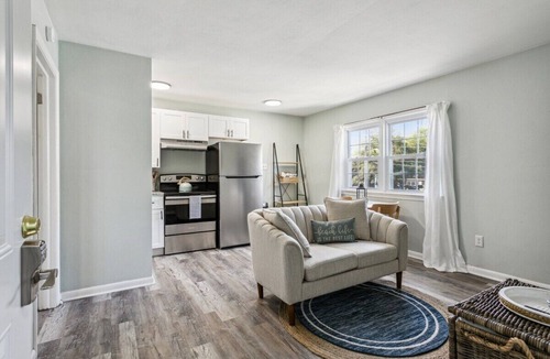 East Ocean View Apartment | This apartment is a 1 bedroom(s), 1 bathrooms, located in Norfolk, VA.