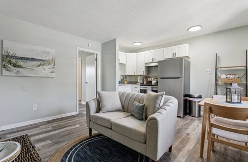 East Ocean View Apartment | This apartment is a 1 bedroom(s), 1 bathrooms, located in Norfolk, VA.