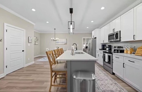 Norfolk House | This gorgeous Larchmont cozy cottage will amaze you!