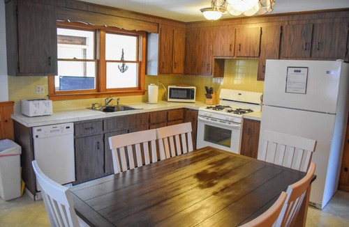 Dennis Port House | This spacious 3 bedroom home offers central air and plenty of living space!
