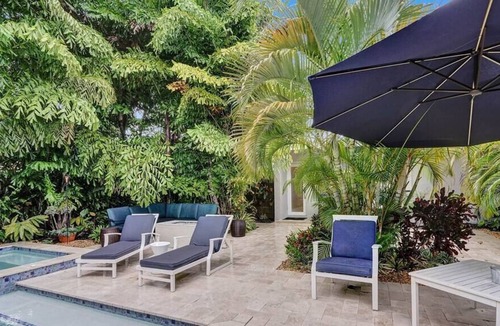 Poinsettia Heights Villa | This villa is a 3 bedroom(s), 2 bathrooms, located in Fort Lauderdale, FL.