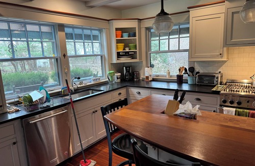 Adamsville House | Three bedroom Arts & Crafts bungalow in peaceful Little Compton