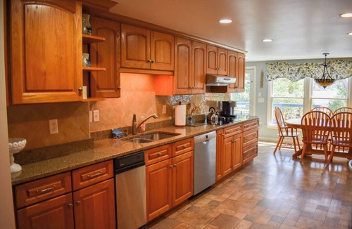 West Dennis House | Three bedroom home with direct access to Kelley's Pond!