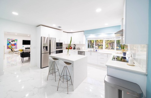 North Miami Villa | Three King Suites Private Get Away