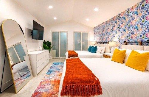 North Central Hollywood Villa | Tiki Oasis with kitchen - Game Room - Fire Pit - 4BR Retreat - Pool