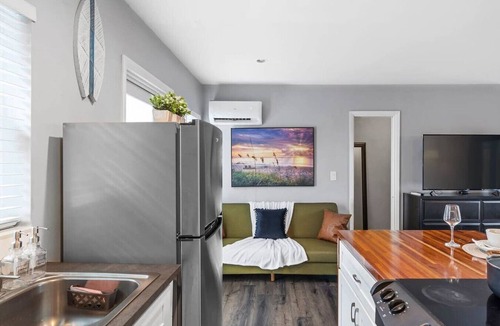 Lake Ridge Apartment | Tilah Stays | Weekly discounts | 10 Min to beach