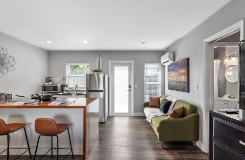 Lake Ridge Apartment | TilahStays Weekly Discounts and 10 min to Beach