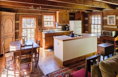Earlysville Cabin | Tim`s Cabin | 1 BR Cabin w/View of Mountains