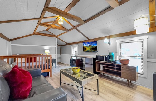 Ellicottville Ski Chalet | Timberline Lodge - Ski Wing - Charming chalet in downtown Ellicottville