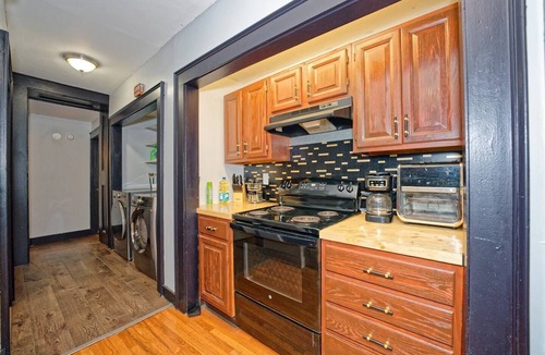 Downtown Albany Apartment | Timelessly Restored 2-Bed Fl 2 Apt @DowntownAlbany
