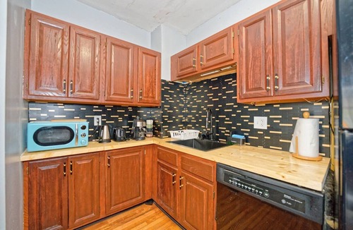 Downtown Albany Apartment | Timelessly Restored 2-Bed Fl 2 Apt @DowntownAlbany