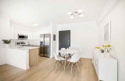 Bay Harbor Islands Apartment | Top Floor 1 Bed with Balcony and Water Views