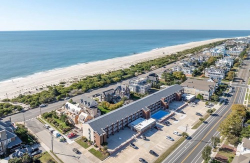 Admiral Estates Condo | Top Floor Cape Roc Condo, beach block and glorious views!