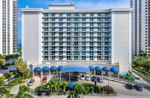 Sunny Isles Beach Apartment | Top floor oceanfront Miami Direct Access to the beach