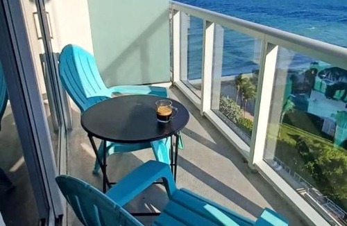 Sunny Isles Beach Apartment | Top floor oceanfront Miami Direct Access to the beach