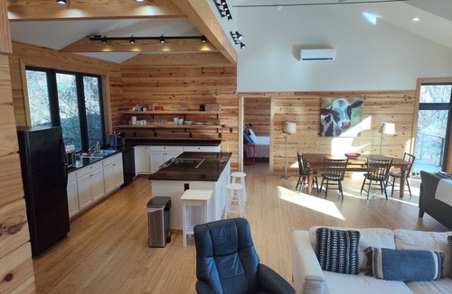 Faber Cabin | Top Rated River Cabin in the Heart of Nelson County. Close to all attractions!