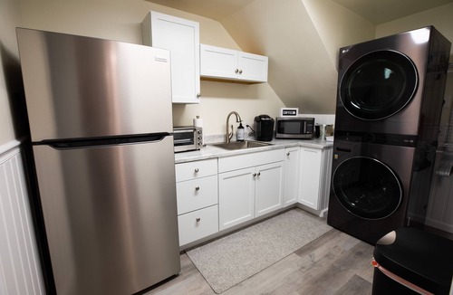Frederica Apartment | Totally Remodeled Cozy Apartment. 2.5 miles to Delaware Turf!