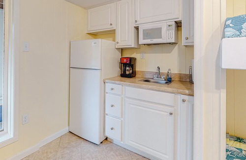 Bethany Beach House | Tower Shores Oceanside End Unit Townhouse w/Private Washer and Dryer, WiFi