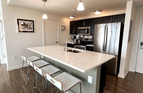 Central Business District Apartment | Tower280 LUXE 2-Bed/2-Bath Unit with Amazing Views