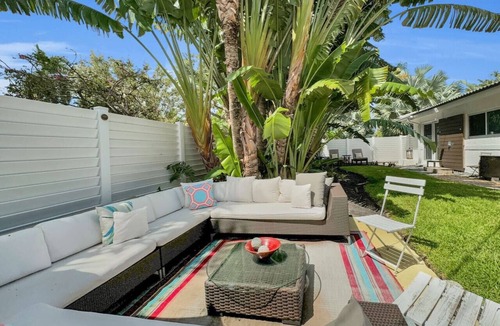Wilton Manors House | Towering Palms in Wilton Manors