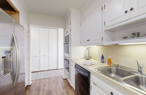 Rehoboth by the Sea Condo | Town of Dewey Beach Condo with balcony, close walk to beach