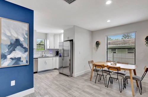 Progresso Village House | Townhome-10 mins to FTL Beach & Downtown