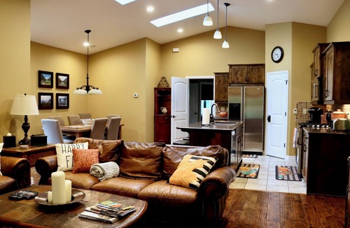 Columbia Falls House | Townhome on Golf Course - Pool & Spa - Screened Porch