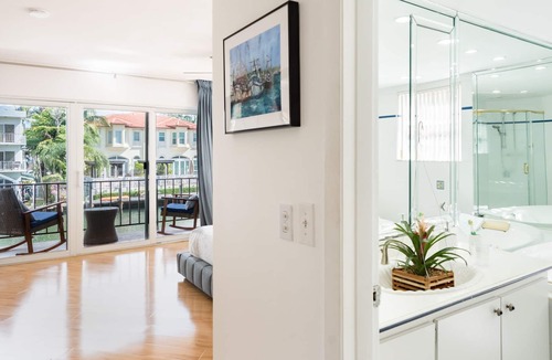 Eastern Shores House | Townhome on the water retreat
