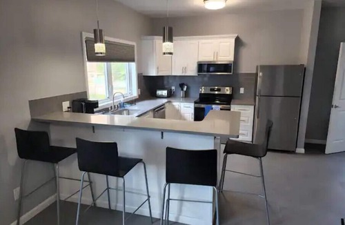 Downtown Niagara Falls House | Townhomes at the Falls - 314 F Upper - Buffalo Ave 2 Blocks from the Falls!