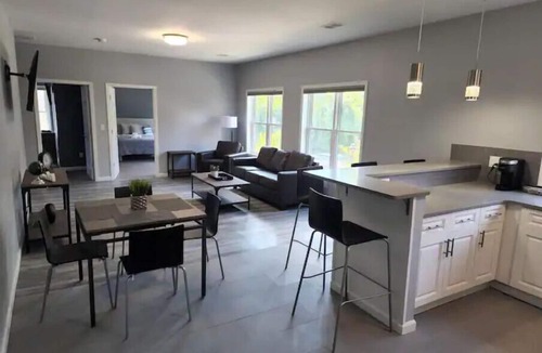 Downtown Niagara Falls House | Townhomes at the Falls - 314 F Upper - Buffalo Ave 2 Blocks from the Falls!