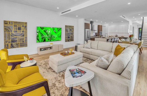 Harbordale House | Townhouse/Heated Pool/Centrally Located/Malibu Key One