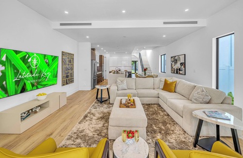 Harbordale House | Townhouse/Heated Pool/Centrally Located/Malibu Key One