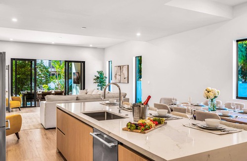 Harbordale House | Townhouse/Heated Pool/Centrally Located/Malibu Key Two