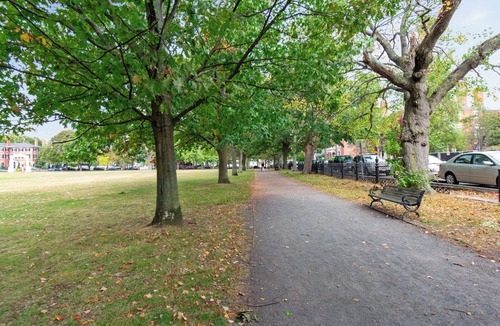 Salem Apartment | Townhouse style unit on Salem Common!