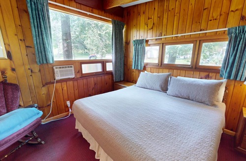 Hamilton Hotel | Tranquil 1-bedroom hotel room in charming Hamilton - #309 Highline