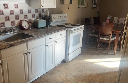 Clinton House | Tranquil 2-bedroom farmhouse with indoor and outdoor arena with trails!