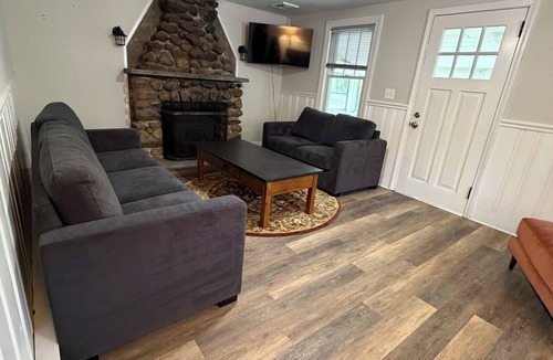 Coventry Lake House | Tranquil 2-bedroom house with access to private neighborhood beach in Coventry