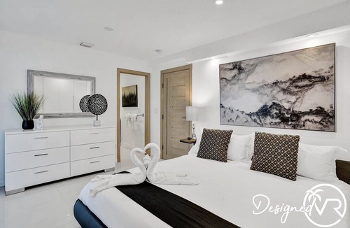 South Lake Villa | Tranquil Bliss Near the Beach Modern 4BR Retreat +