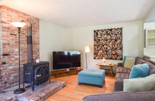 Wellfleet House | Tranquil Cozy Cottage Recently Renovated