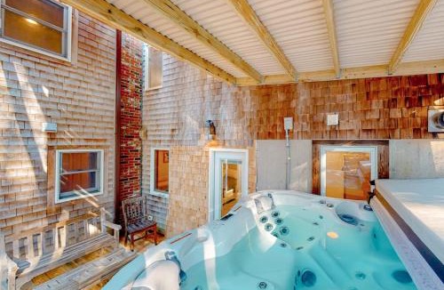 Wellfleet House | Tranquil Getaway