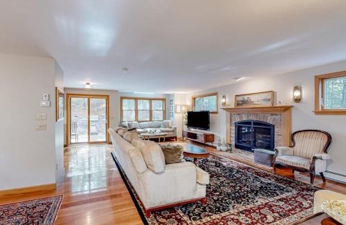 Wellfleet House | Tranquil Getaway