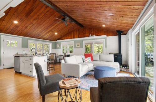 East Dennis House | Tranquil Pond-View Escape in Dennis
